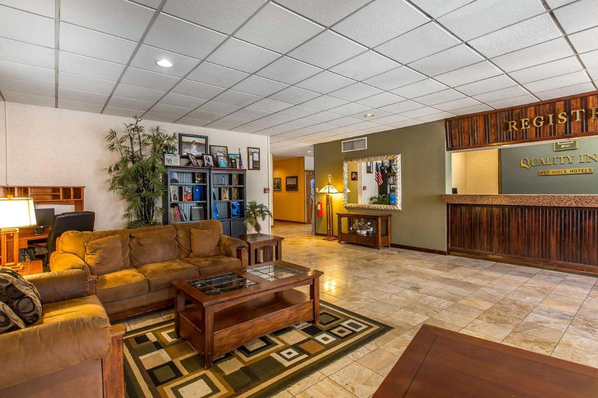 Popular attractions Area Nearby Property